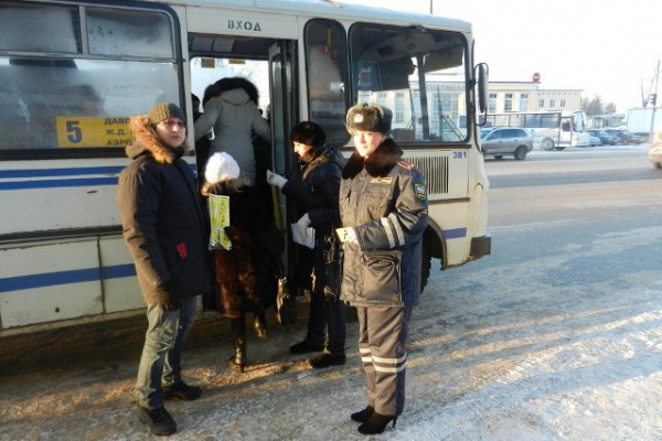 30 ноября сыктывкарцев учили уважительному поведению на дорогах и автотранспорте