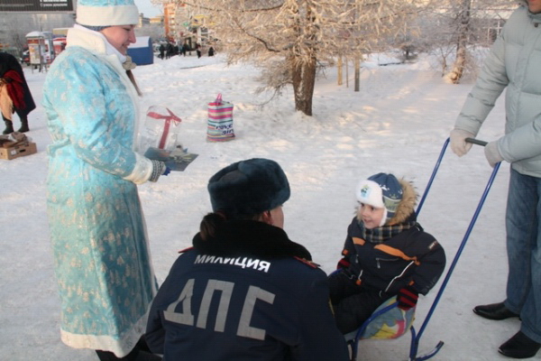 В Сыктывкаре провели акцию Засветись по-новогоднему