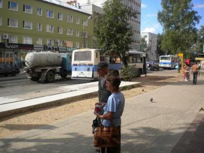 Новая остановка по улице Карла Маркса не пользуется популярностью