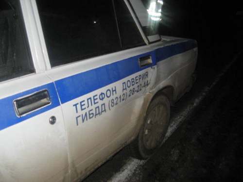 Лесовоз ООО Эжватранс помял машину ГИБДД Лесовоз ООО Эжватранс помял машину ГИБДД
