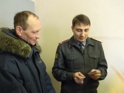В Сыктывкаре началась выдача водительских удостоверений нового образца