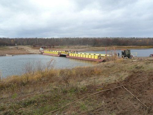 Обновленный мост на берегу реки Луза у села Черныш Обновленный мост на берегу реки Луза у села Черныш