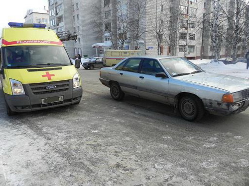 Сыктывкар: «Ауди» сбила женщину на пешеходном переходе Сыктывкар: «Ауди» сбила женщину на пешеходном переходе