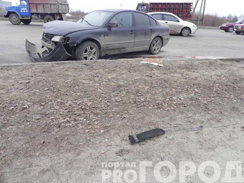 Сыктывкар: дверь девятки вмяло в салон Сыктывкар: дверь девятки вмяло в салон