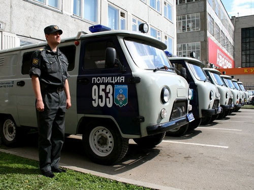 В Сыктывкаре прошел строевой смотр служебных транспортных средств В Сыктывкаре прошел строевой смотр служебных транспортных средств