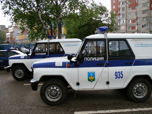 В Сыктывкаре прошел строевой смотр служебных транспортных средств В Сыктывкаре прошел строевой смотр служебных транспортных средств