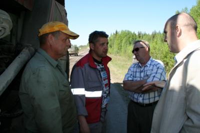 Руководитель Дорожного агентства Коми Эдуард Слабиков проверили работу дорожников Руководитель Дорожного агентства Коми Эдуард Слабиков проверили работу дорожников