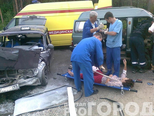 В аварии под Сыктывкаром серьезно пострадала женщина-водитель В аварии под Сыктывкаром серьезно пострадала женщина-водитель