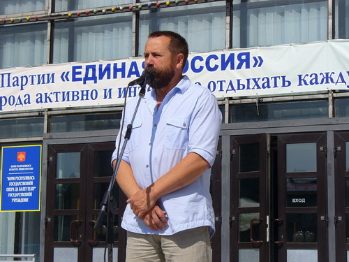 Сыктывкарские таксисты помитинговали за наведение порядка в сфере пассажирских перевозок Сыктывкарские таксисты помитинговали за наведение порядка в сфере пассажирских перевозок
