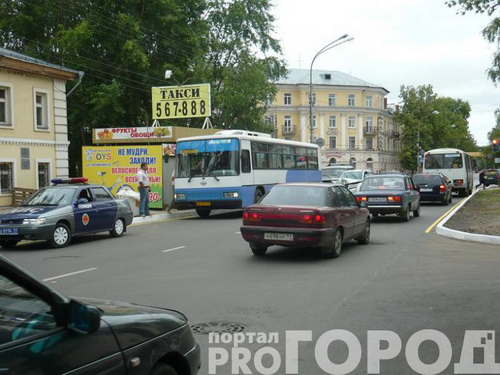 Сыктывкар: автобус с пассажирами протаранил джип Сыктывкар: автобус с пассажирами протаранил джип