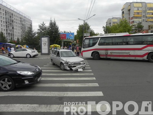 Сыктывкар: Kia Cerato сбила женщину на пешеходном переходе Сыктывкар: Kia Cerato сбила женщину на пешеходном переходе