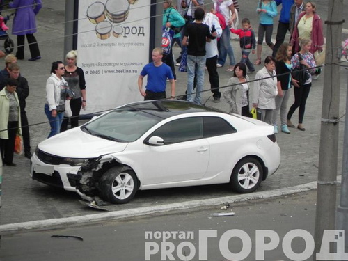 Сыктывкар: Kia Cerato сбила женщину на пешеходном переходе Сыктывкар: Kia Cerato сбила женщину на пешеходном переходе
