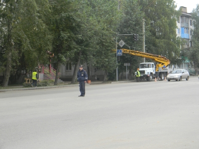 В Сыктывкаре после смертельного ДТП устанавливают новый светофор В Сыктывкаре после смертельного ДТП устанавливают новый светофор