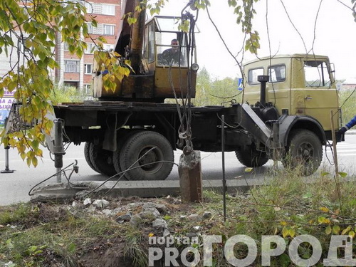 В местечке Лесозавод иномарка влетела в бетонный столб В местечке Лесозавод иномарка влетела в бетонный столб