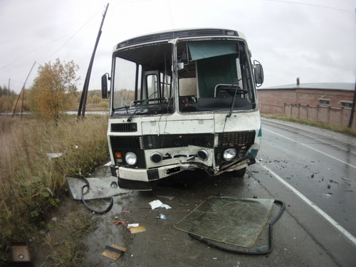 В результате столкновения на автодороге автодороге Ухта-Усть-Ухта погиб человек В результате столкновения на автодороге автодороге Ухта-Усть-Ухта погиб человек