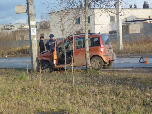 В Сыктывкаре Фиат сбил ребенка на автобусной остановке