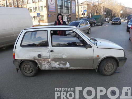 В Сыктывкаре из-за Оки столкнулись буханка и Ауди А5