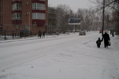На улицы Сыктывкара выгнали уборочную технику