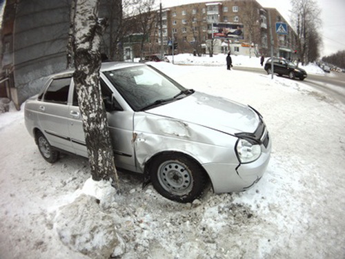 Сводка происшествия на дорогах Коми за 5 марта 2012 года