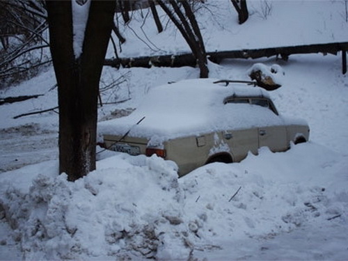 В Усинске нашли управу на бесхозные автомобили