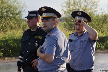 Инспекторы ДПС эвакуировали автомобили нарушителей, не отходя от штраф-стоянки Инспекторы ДПС эвакуировали автомобили нарушителей, не отходя от штраф-стоянки