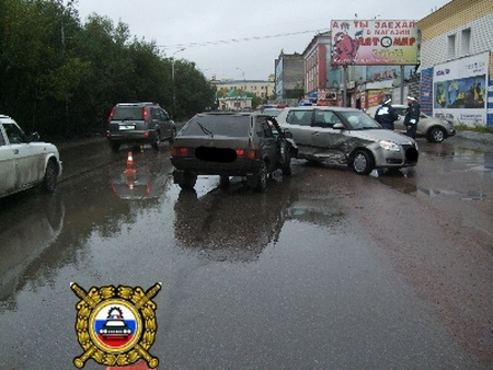 Сводка ГИБДД на дорогах Коми за 14 августа 2012 года