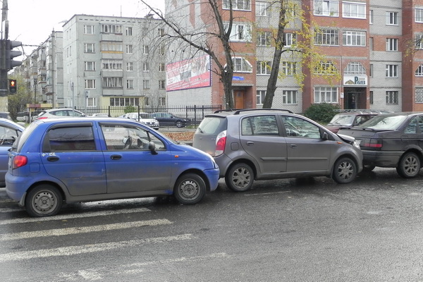 В Сыктывкаре на Октябрьском проспекте столкнулись четыре автомобиля В Сыктывкаре на Октябрьском проспекте столкнулись четыре автомобиля