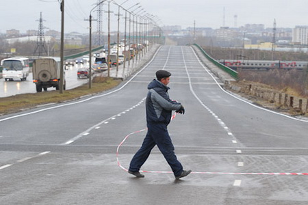 В Ухте открыли движение по мосту через путепровод после ремонта