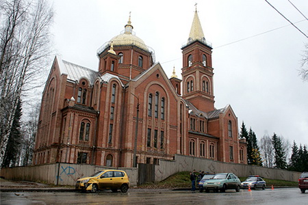 Водитель ВАЗа спровоцировал тройное ДТП в центре Сыктывкара Водитель ВАЗа спровоцировал тройное ДТП в центре Сыктывкара