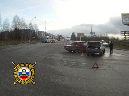 Сводка ГИБДД на дорогах Коми за 23 октября 2012 года Сводка ГИБДД на дорогах Коми за 23 октября 2012 года