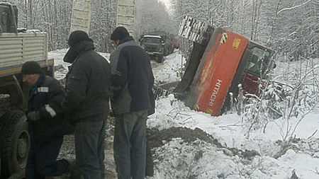 На дороге Нижний Одес - Ираель в пробке застряли более 40 автомобилей На дороге Нижний Одес - Ираель в пробке застряли более 40 автомобилей