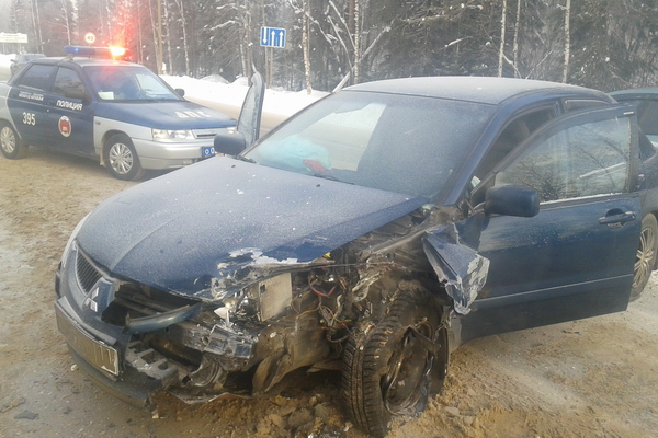 По дороге в Эжву Лансер въехал в десятку» По дороге в Эжву Лансер въехал в десятку»