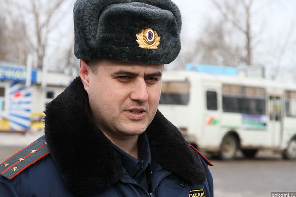 Инспекторы ГИБДД искали автобусы без тахографов Инспекторы ГИБДД искали автобусы без тахографов