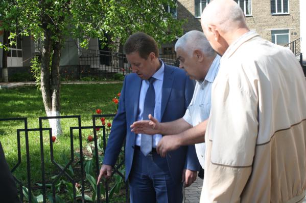 Мэр Сыктывкара Иван Поздеев проинспектировал ход дорожных ремонтных работ Мэр Сыктывкара Иван Поздеев проинспектировал ход дорожных ремонтных работ