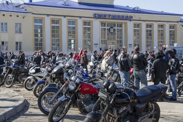 Движение мотоциклов в центре Сыктывкара могут запретить Движение мотоциклов в центре Сыктывкара могут запретить