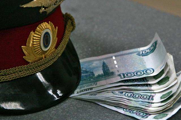 В Сыктывкаре бывший инспектор ГИБДД признан виновным в получении взятки