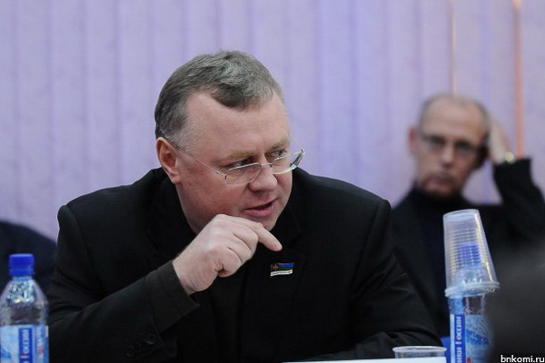 Депутат Брагин изучит подробности скандальной закупки внедорожника в Усть-Цильме Депутат Брагин изучит подробности скандальной закупки внедорожника в Усть-Цильме