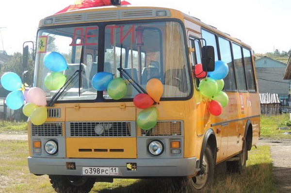 ООО ЛУКОЙЛ-Коми подарило школе села Щельяюр новенький автобус