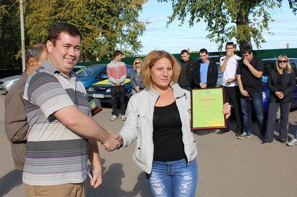 Участницы финальных заездов конкурса Автолето превзошли своих коллег-мужчин Участницы финальных заездов конкурса Автолето превзошли своих коллег-мужчин