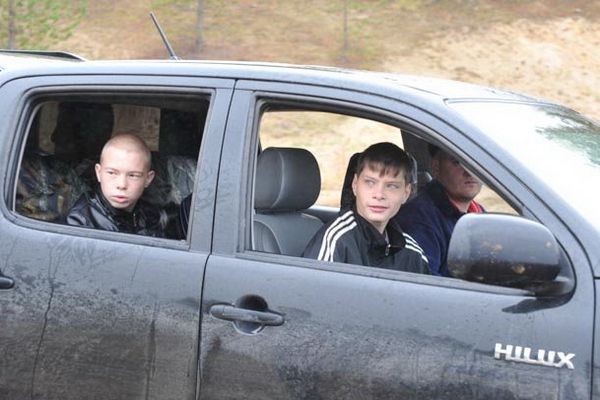 Ухтинские автомобилисты прокатили интернатовцев по бездорожью Ухтинские автомобилисты прокатили интернатовцев по бездорожью