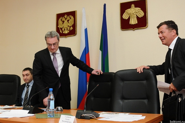 Вячеслав Гайзер дал взбучку руководителю Дорагентства Коми Эдуарду Слабикову Вячеслав Гайзер дал взбучку руководителю Дорагентства Коми Эдуарду Слабикову
