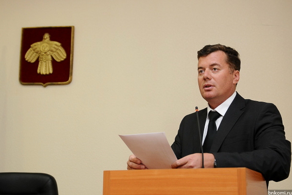 Вячеслав Гайзер дал взбучку руководителю Дорагентства Коми Эдуарду Слабикову Вячеслав Гайзер дал взбучку руководителю Дорагентства Коми Эдуарду Слабикову