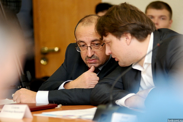 Вячеслав Гайзер дал взбучку руководителю Дорагентства Коми Эдуарду Слабикову Вячеслав Гайзер дал взбучку руководителю Дорагентства Коми Эдуарду Слабикову