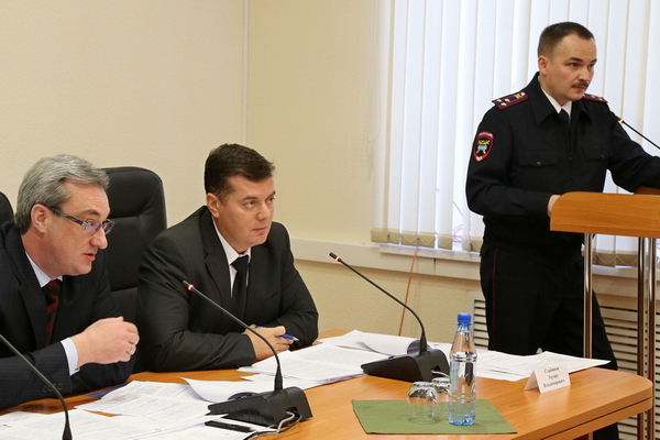 Вячеслав Гайзер дал ряд поручений по снижению аварийности на дорогах Вячеслав Гайзер дал ряд поручений по снижению аварийности на дорогах