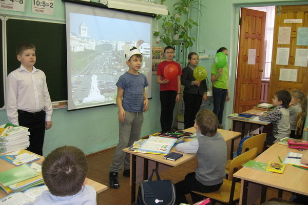 Юные помощники Госавтоинспекции призывают к дисциплине на дороге