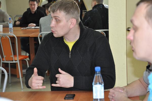 В Коми таксисты просят власть и правоохранителей начать борьбу с извозчиками-нелегалами В Коми таксисты просят власть и правоохранителей начать борьбу с извозчиками-нелегалами