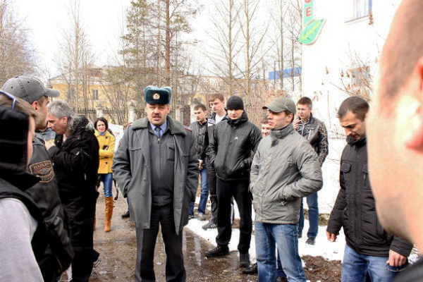 Мэр Печоры сдержал удар недовольных автолюбителей Мэр Печоры сдержал удар недовольных автолюбителей