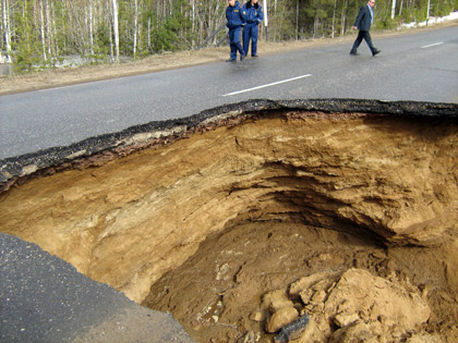 В Корткеросском районе разрушена дорога